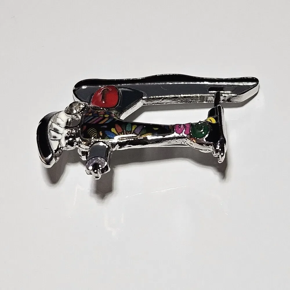 BONSNY Silver Tone Sewing Machine Floral Art Brooch Pin Brand New